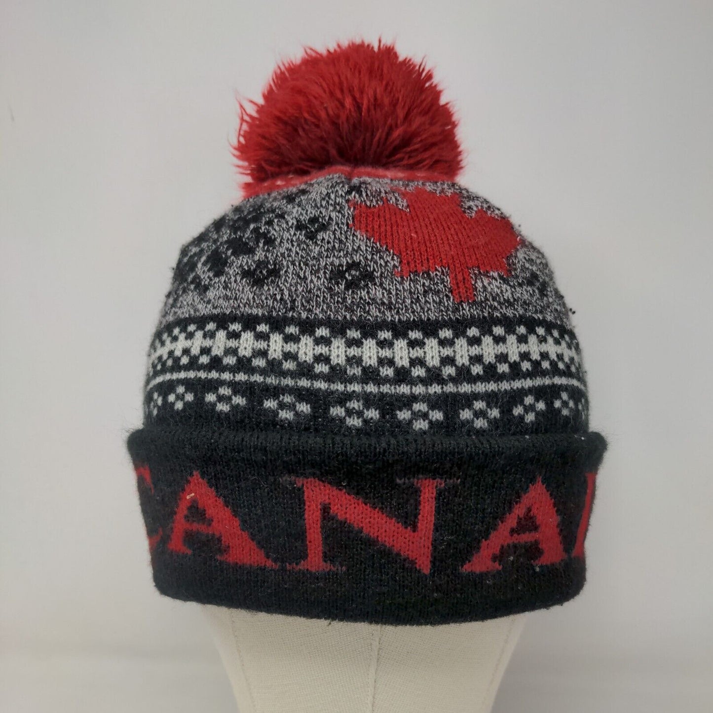 Gertex Men's Canada Knit Beanie Hat Cap Black Gray Pom Pom Maple Leaf