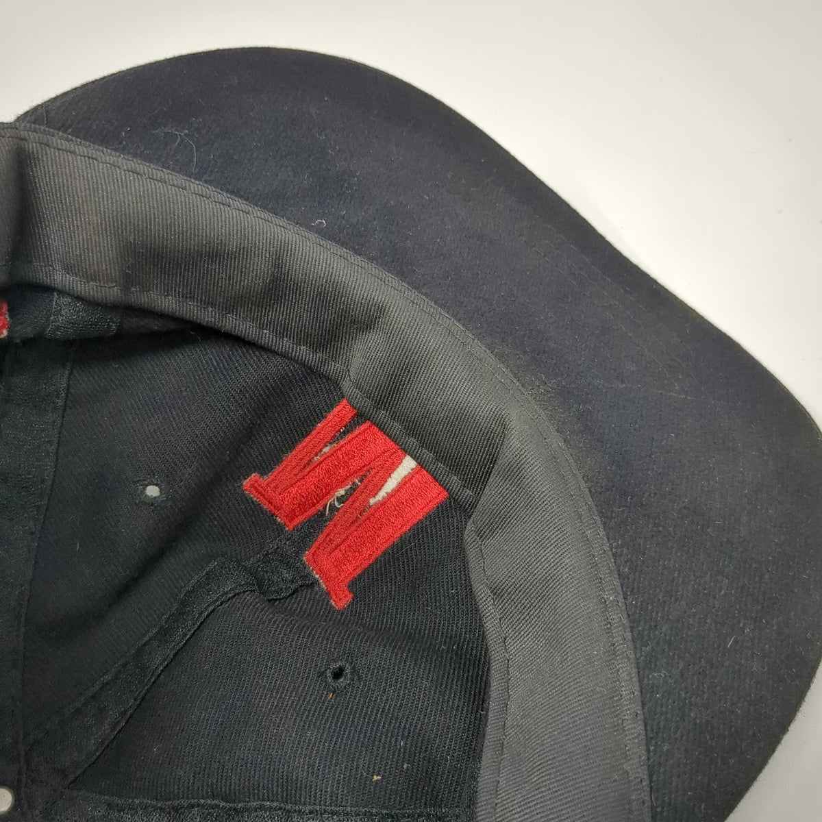 Vanguard Baseball Cap Black One Size Red Marlboro Embroidered Slideback Logo hat
