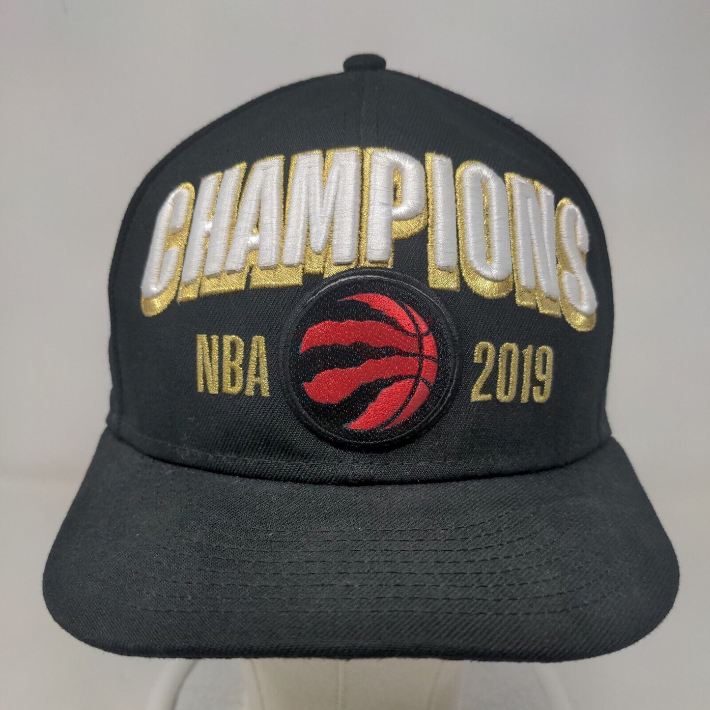 New Era Men's Snapback Hat Black OSFM Embroidered Toronto Raptors 9Fifty Logo