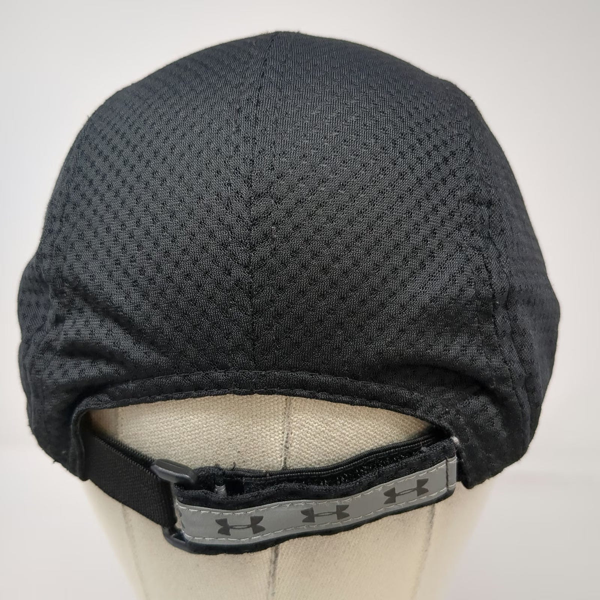 Under Armour Baseball Cap Black One Size Reflective Running Strapback Mesh Hat