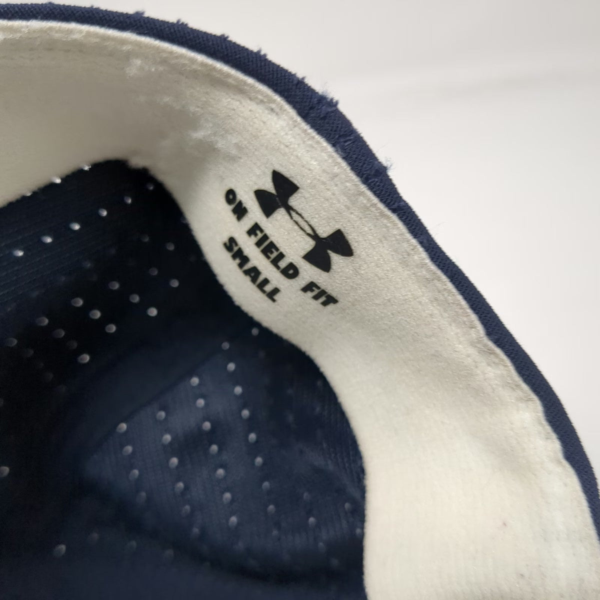 Under Armour Baseball Cap Blue Red S Fitted American Flag Perforated Stretch Hat