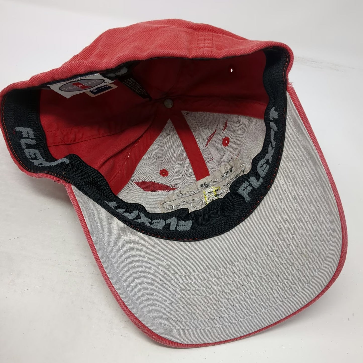 Yupoong Cigarette Racing Team Red M Baseball Cap Fitted Flexfit Offshore Hat