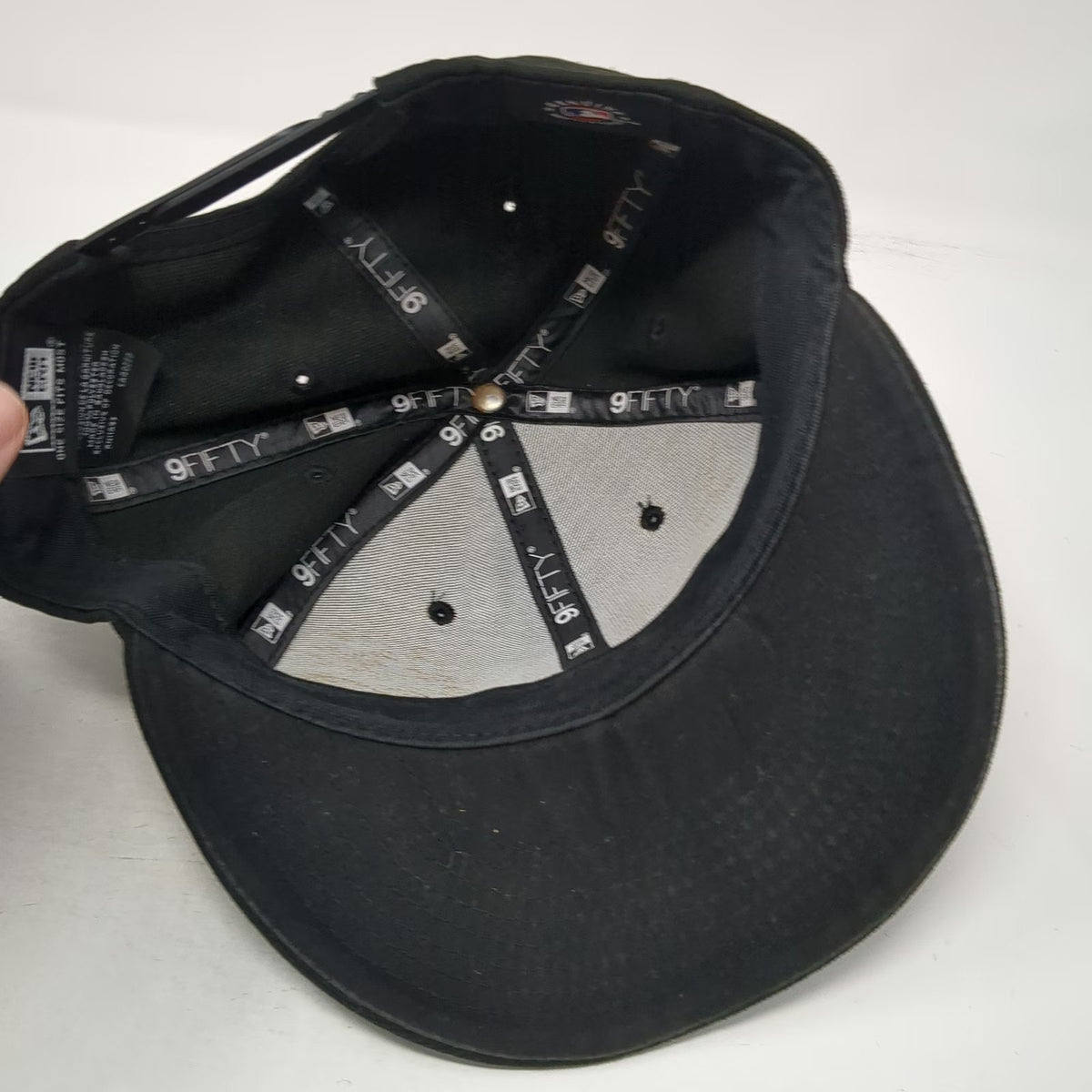 New Era Chicago White Sox MLB Snapback Hat Black One Size 9FIFTY Chi Flat Brim