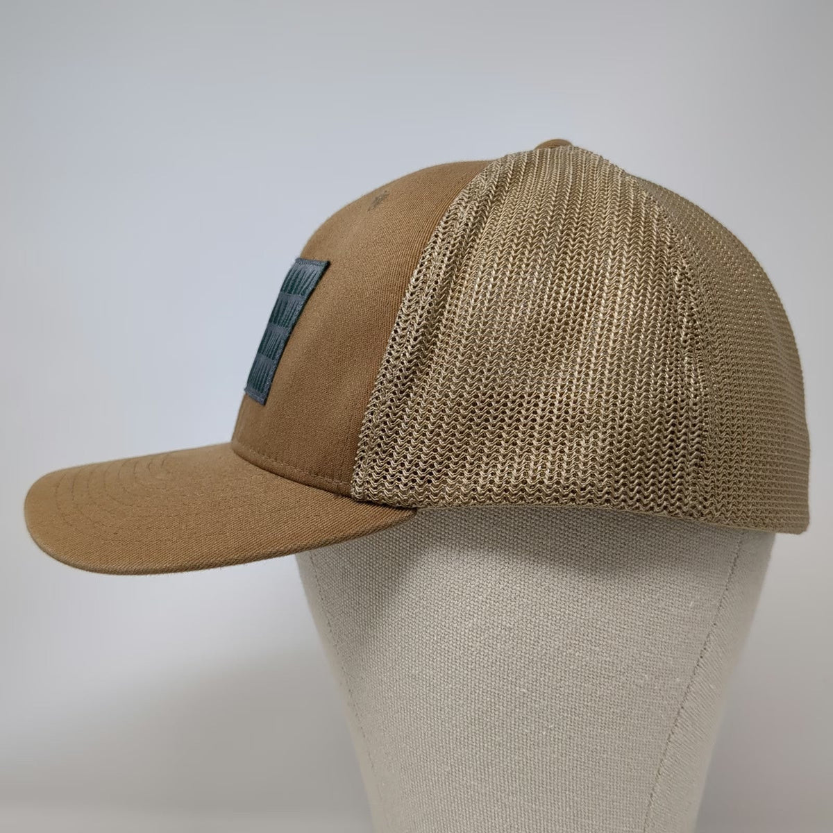 Columbia Baseball Cap Brown XL Mesh Stretch Fit Pine Tree American Flag Hat
