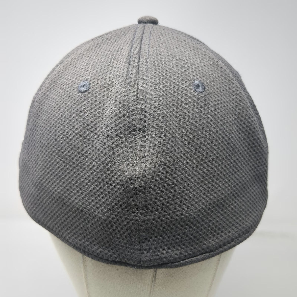 Under Armour Baseball Cap Gray XL Fitted Mesh Performance Athletic Workout Hat
