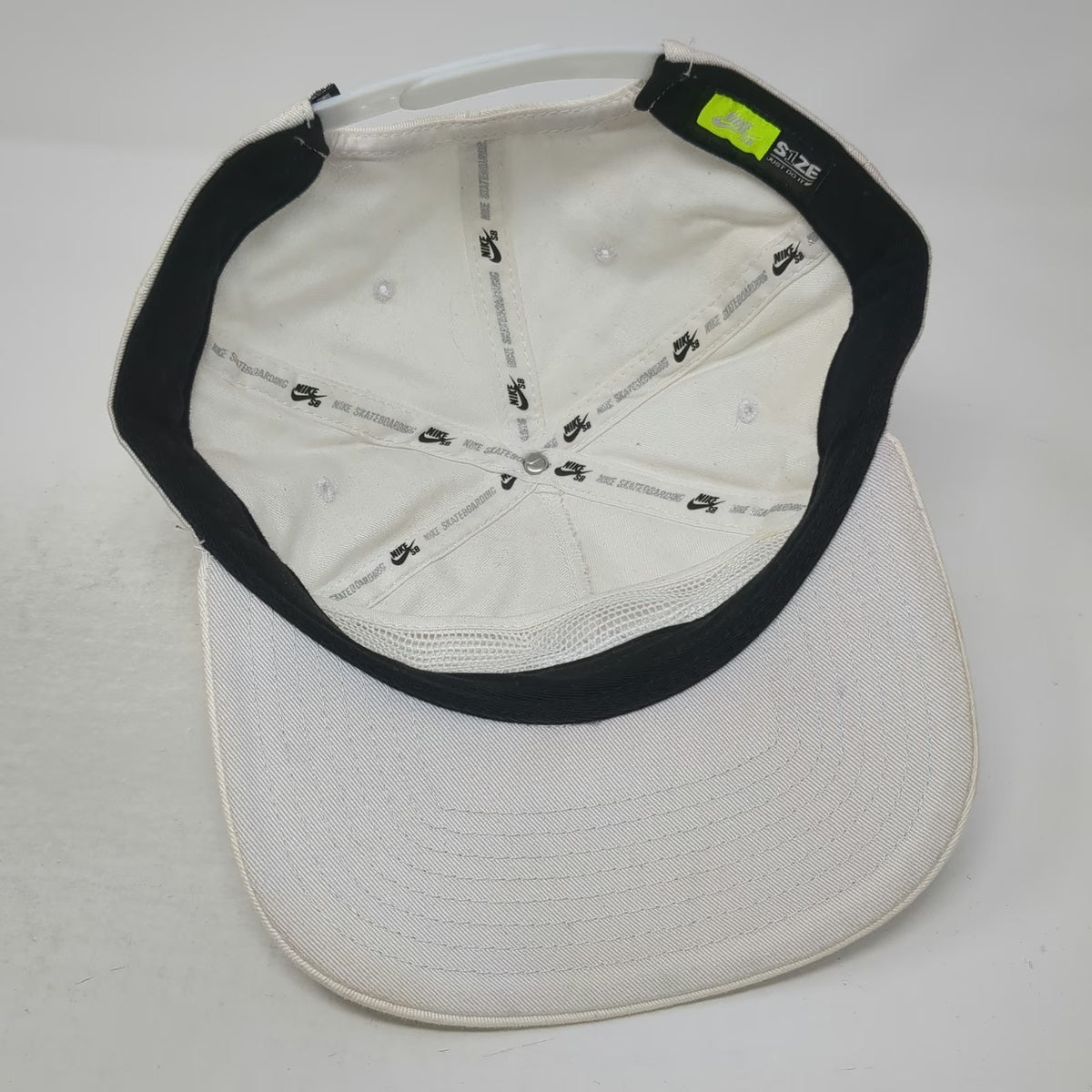 Nike 5 Panel Hat White One Size Snapback SB Embroidered Logo Skateboard Cap