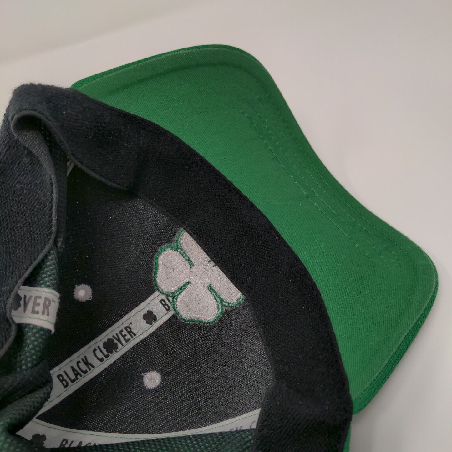 Live Lucky Fitted Hat Green OSFA Embroidered Vented Holes 6 Panel Black Clover