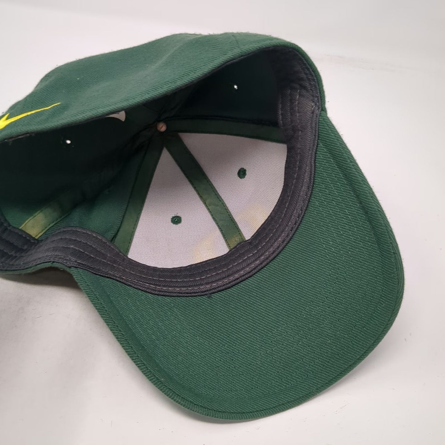 Nike Oregon Ducks NCAA Green Cap L Dri-Fit Stretch Fit Curved Brim Logo Hat