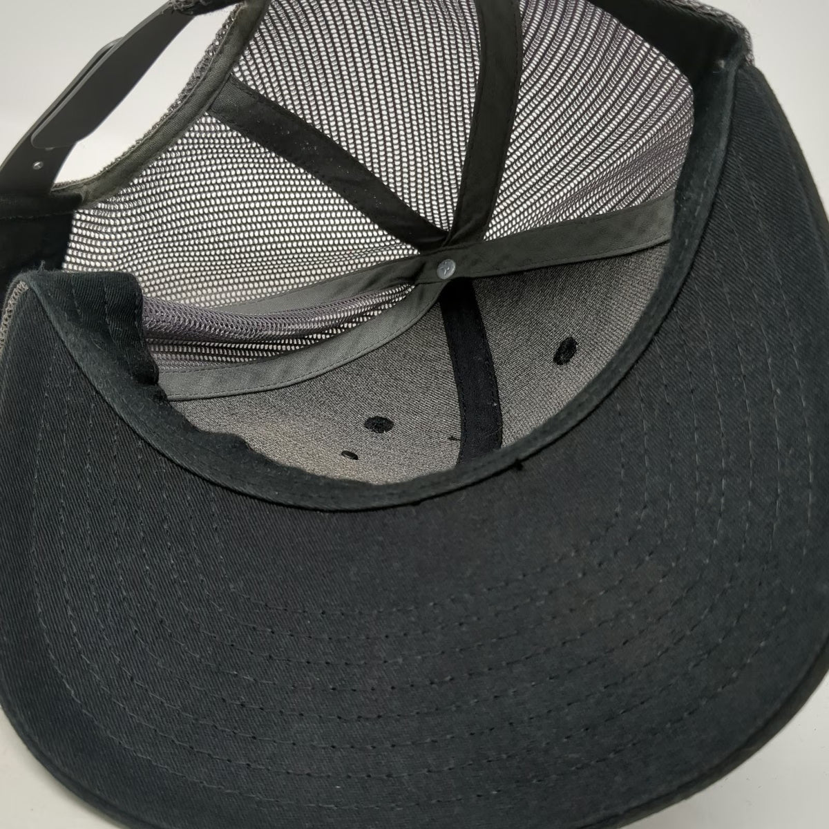 Richardson Trucker Hat Black OSFM Leather Patch Lazy Ranch Gray Mesh Snapback