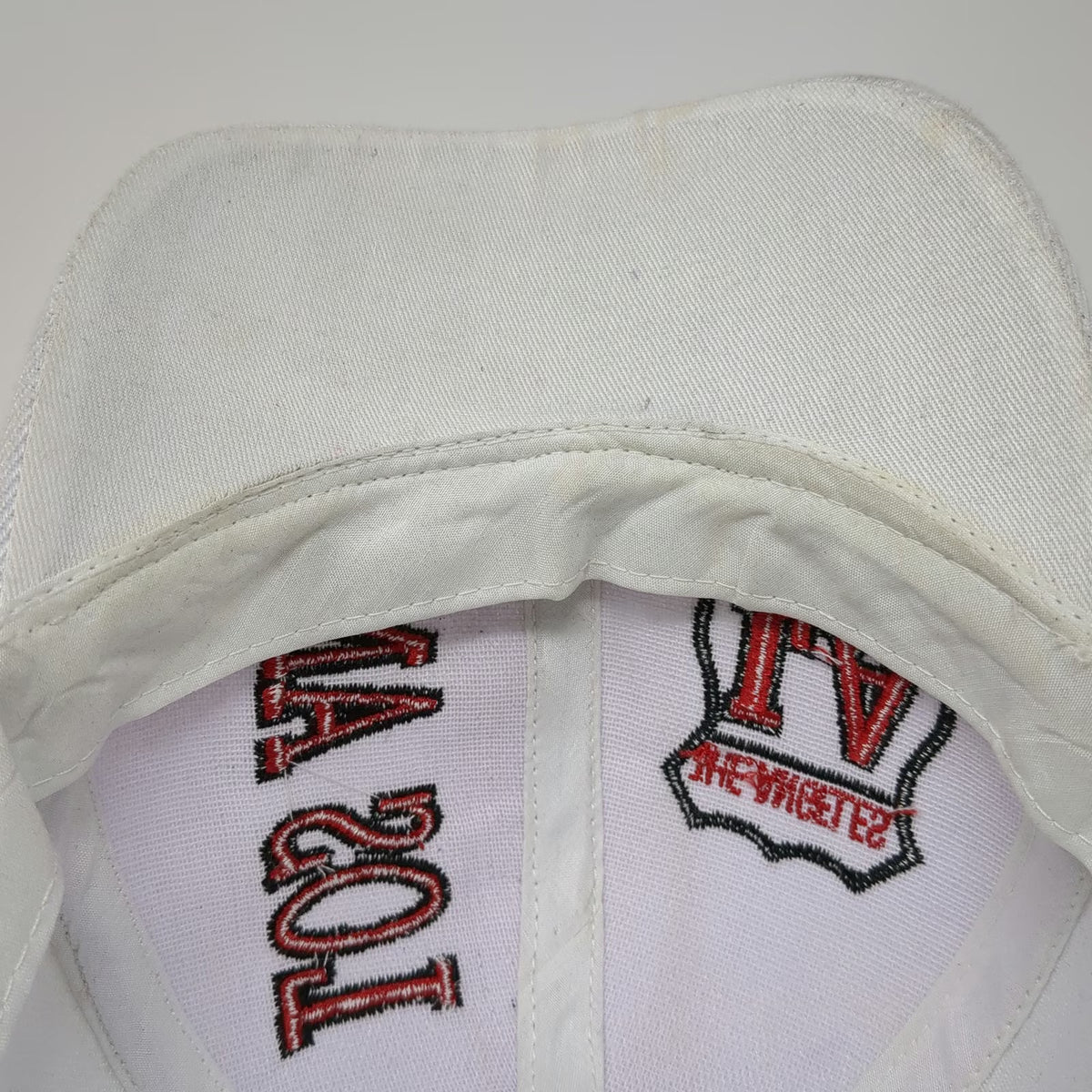 Baseball Cap White One Size Los Angeles LA Shield Red Black Strapback Hat Script