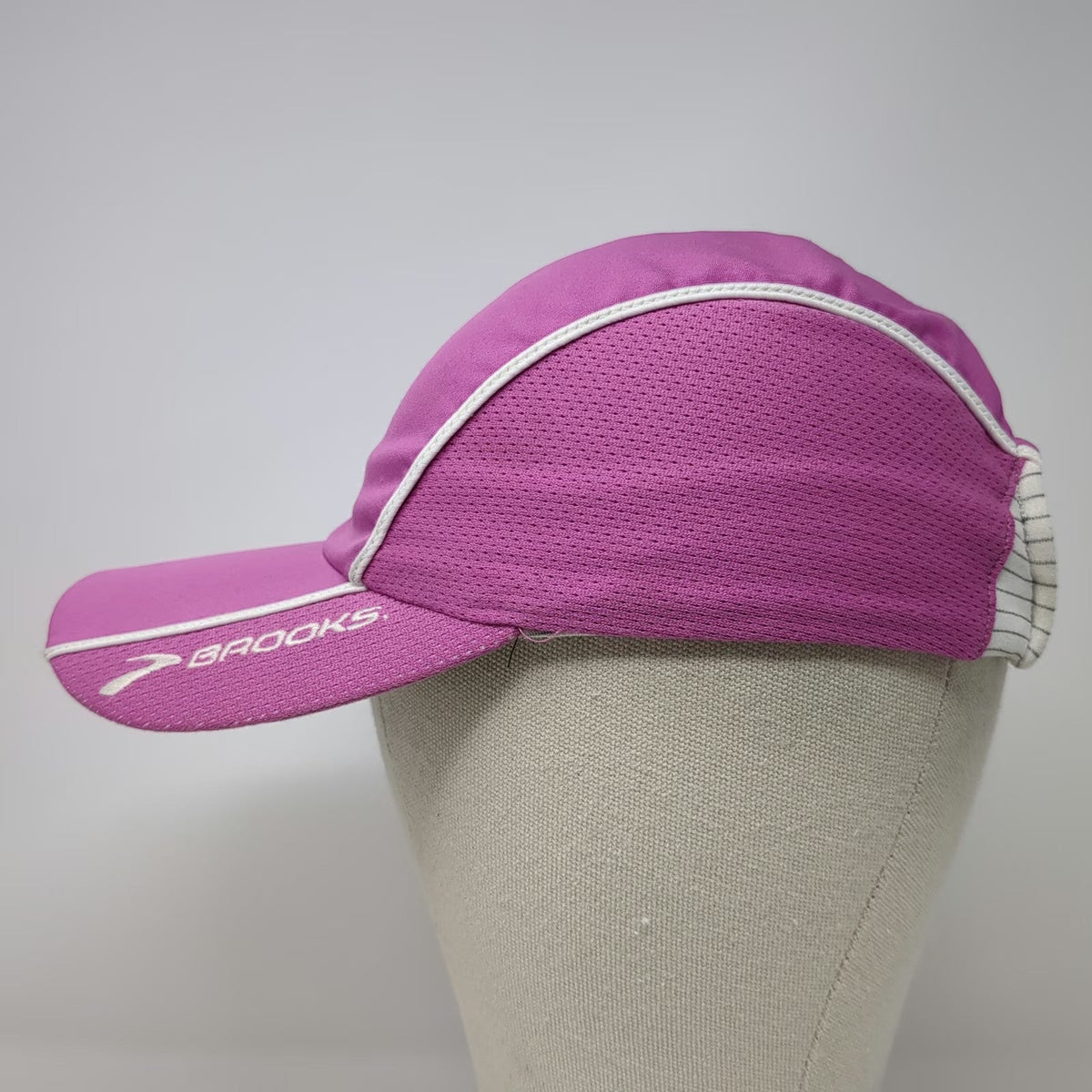 Brooks Pink Baseball Cap One Size Running Hat Mesh Side Panels Performance Fit