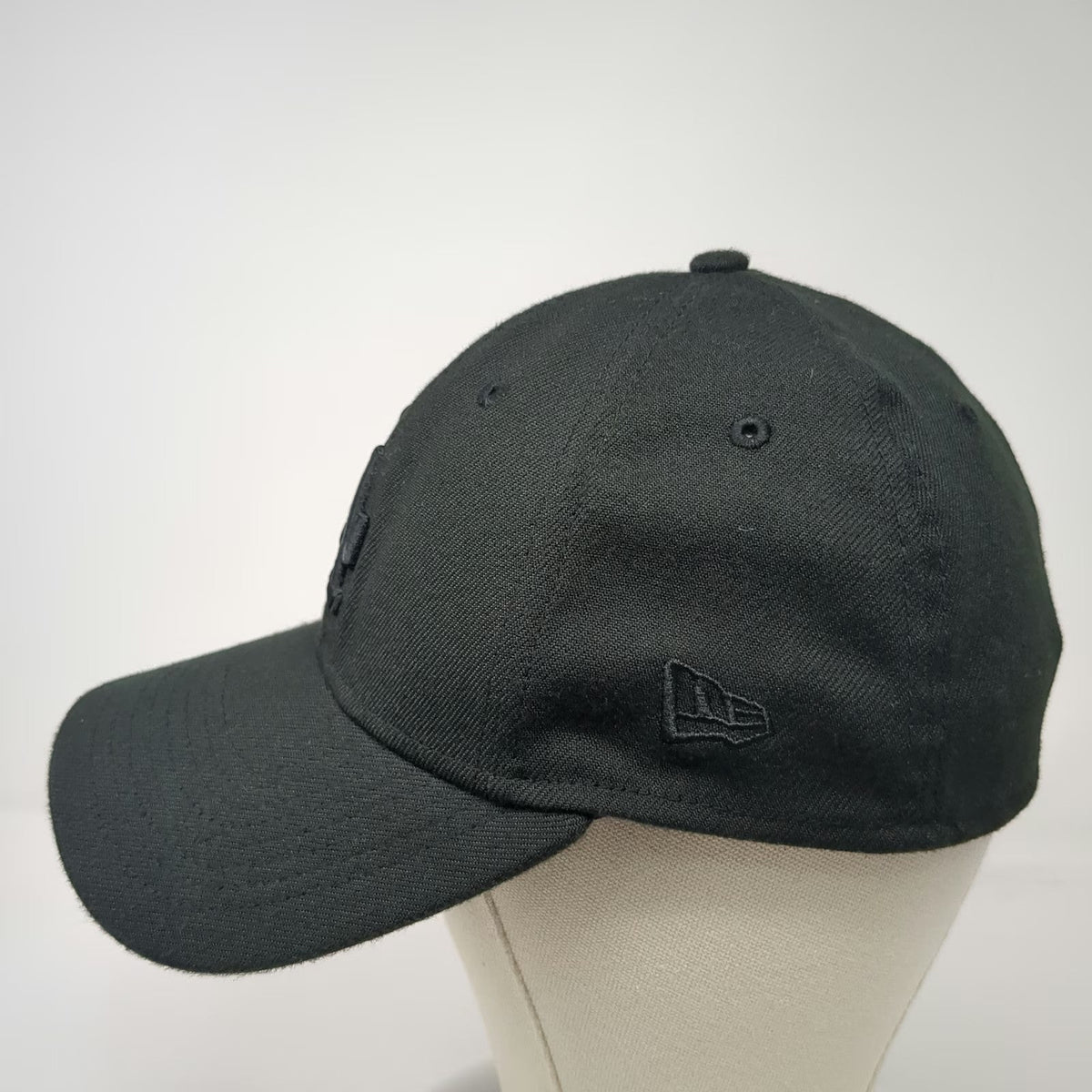 New Era Los Angeles Dodgers MLB Baseball Cap Black One Size 39THIRTY Stretch Hat