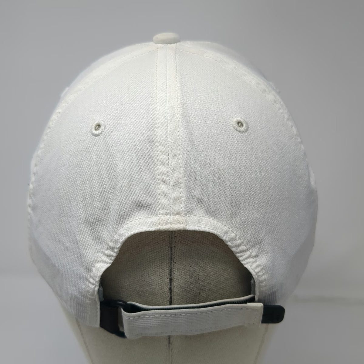 Adidas Baseball Cap White Blue Red One Size Desert Willow Golf Resort Flag Hat
