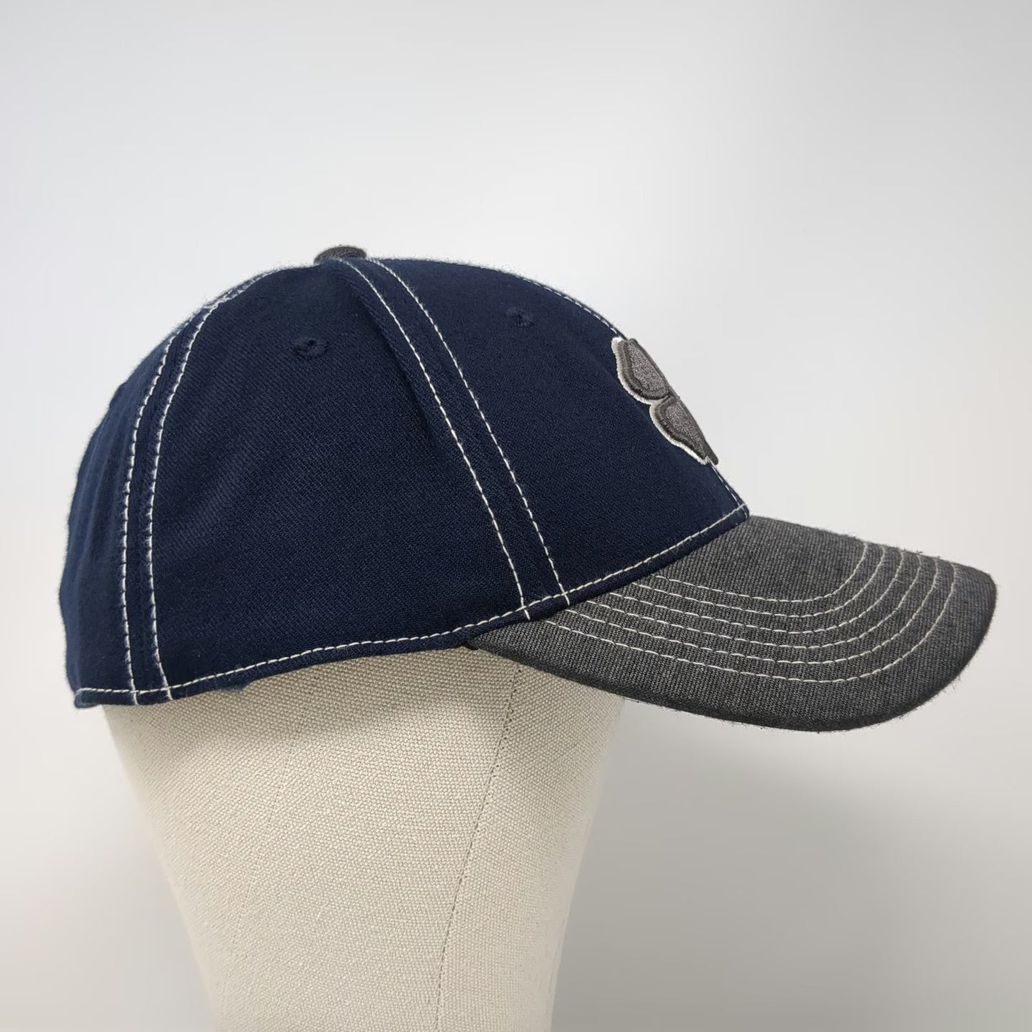 Black Clover Baseball Cap Gray M Memory Fit Live Lucky Logo Fitted Stretch Hat