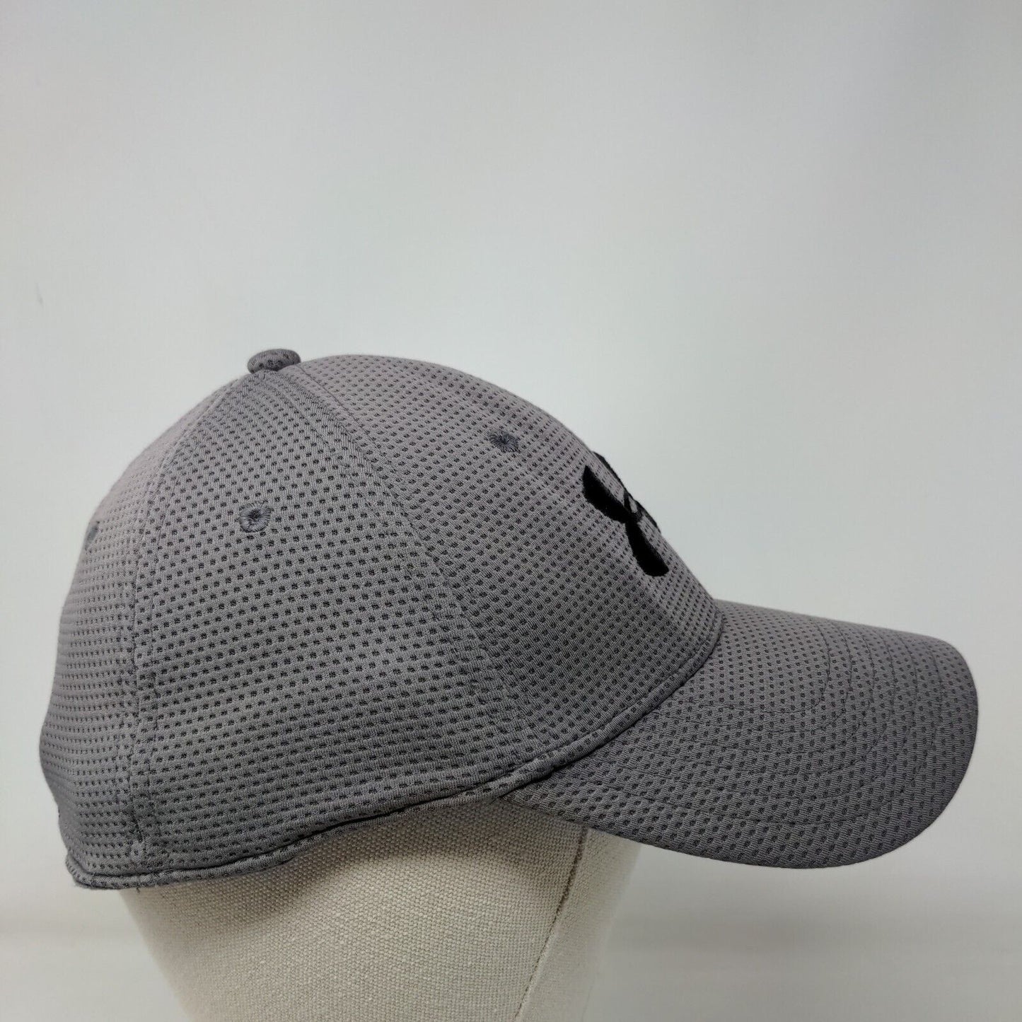 Under Armour Fitted Hat Gray M/L Embroidered Breathable Vented Holes