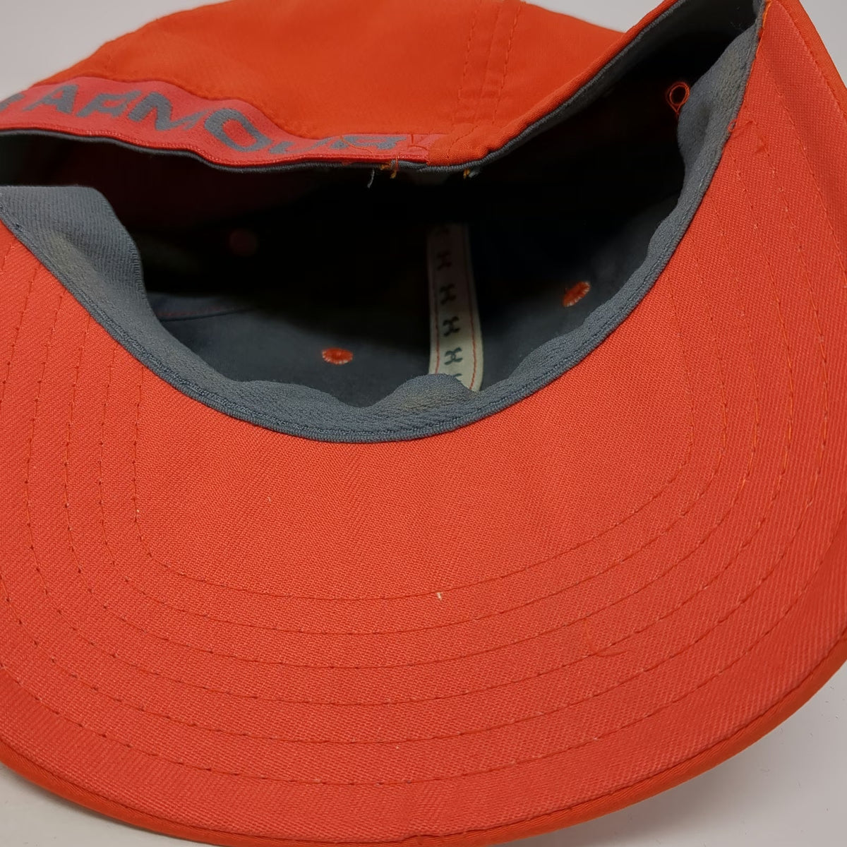 Under Armour Baseball Cap Orange Gray L Stretch Fit Curve Brim Graphic Logo Hat