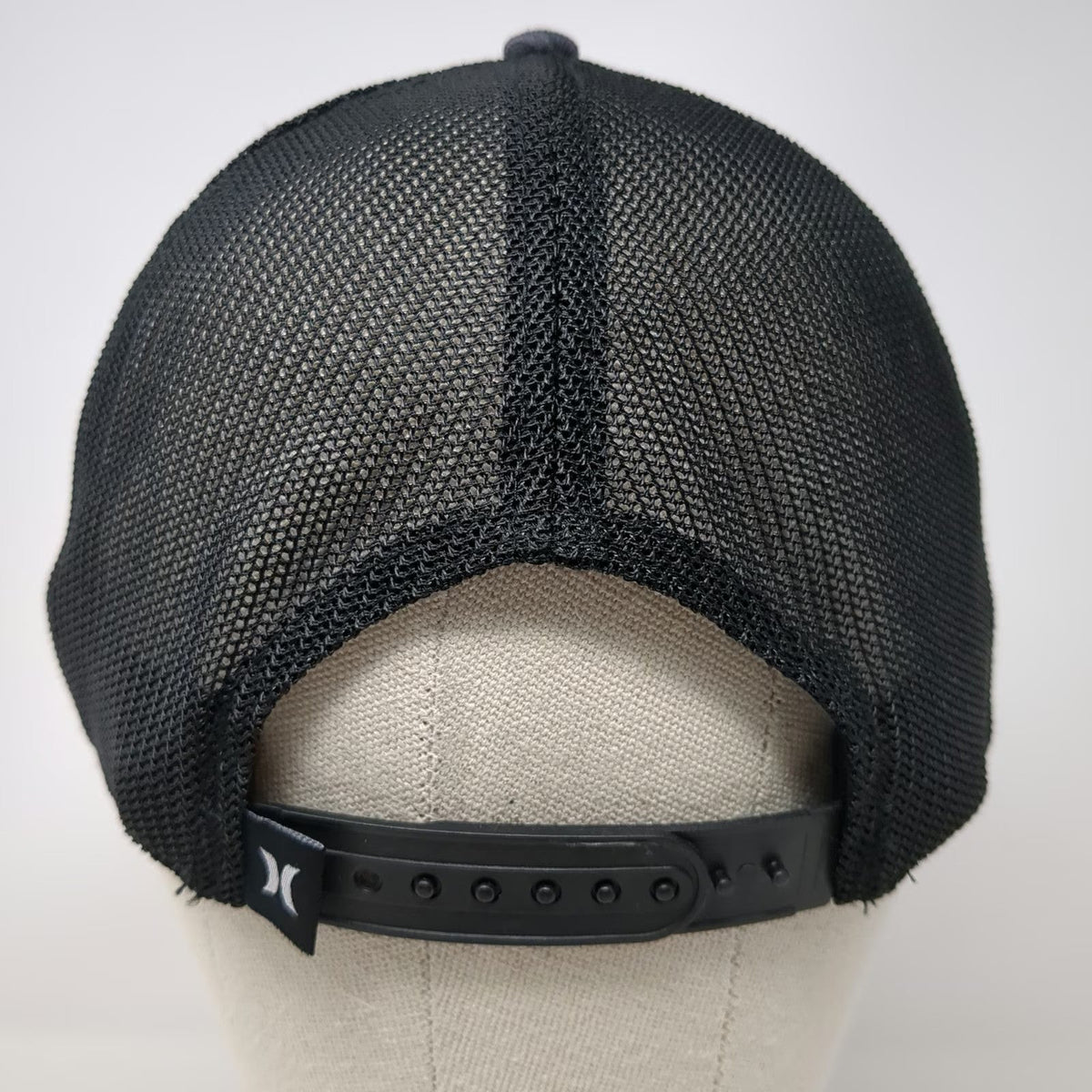 Hurley Trucker Hat Black One Size Mesh Back Snapback Flat Brim Heathered Logo