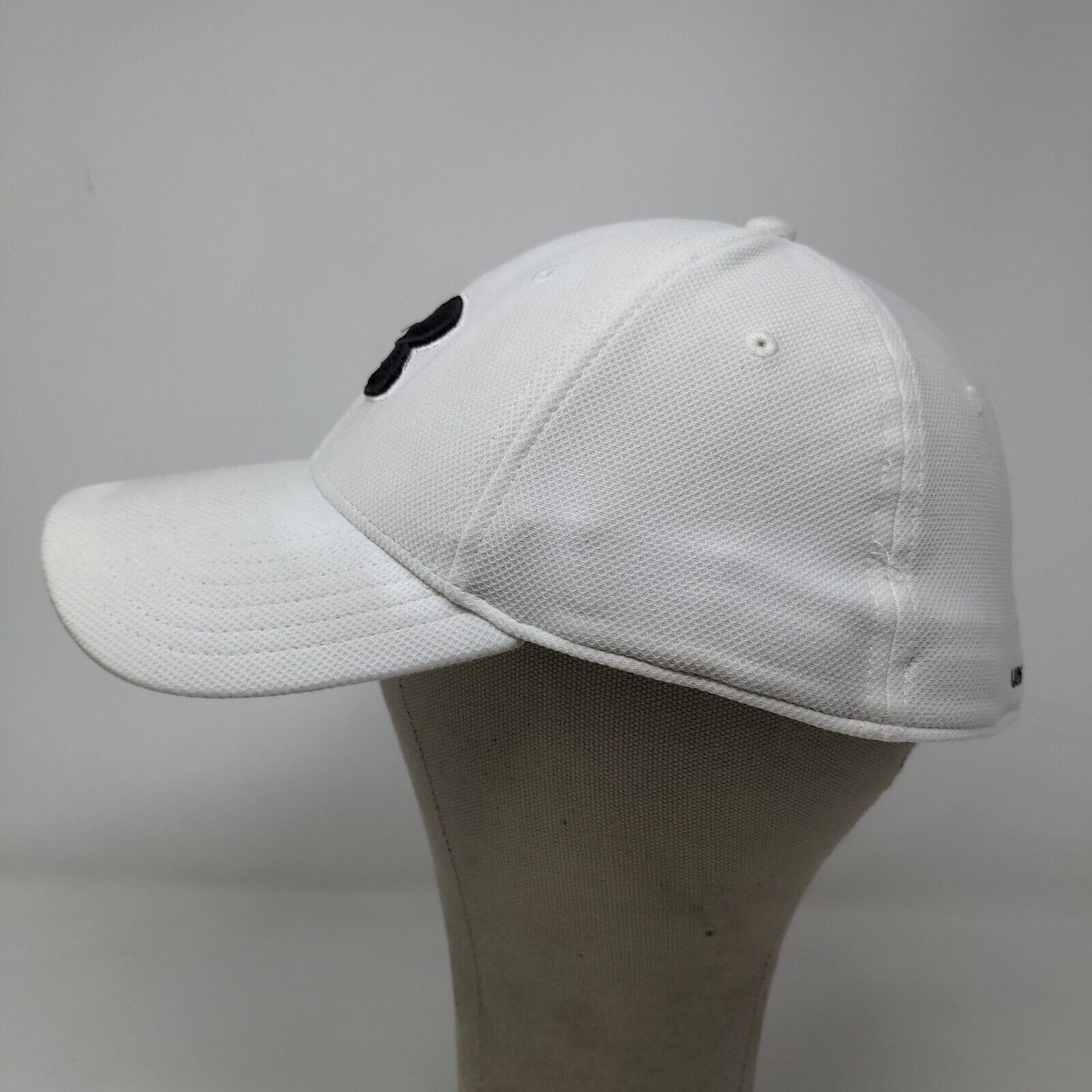 Under Armour Men's Fitted Hat White Size L/XL Embroidered Logo Spell Out