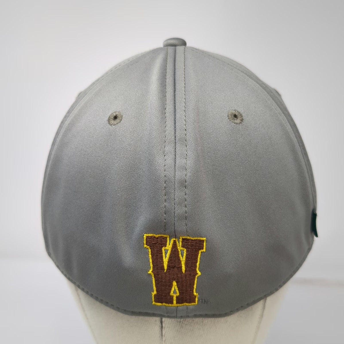 Wyoming Cowboys NCAA Legacy Cap Gray XL Flex Fit Embroidered Bucking Horse Hat