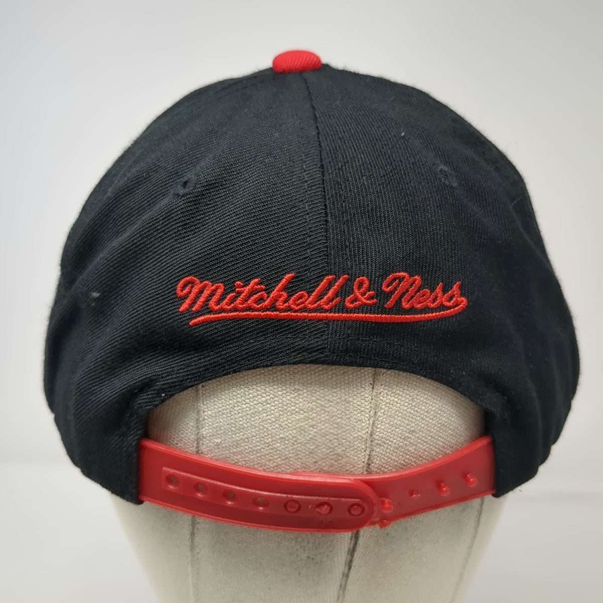 Mitchell & Ness Philadelphia 76ers NBA Snapback Hat Black Red One Size Flat Brim