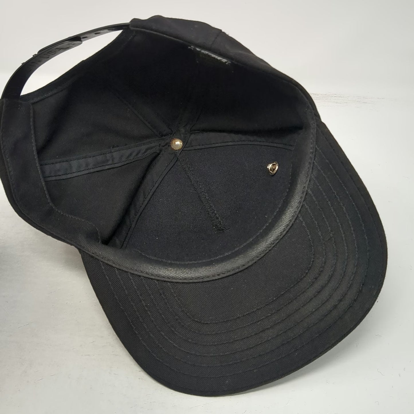 HMC Honors 5 Panel Black One Size Korea Veteran Service Ribbon Pin Snapback hat