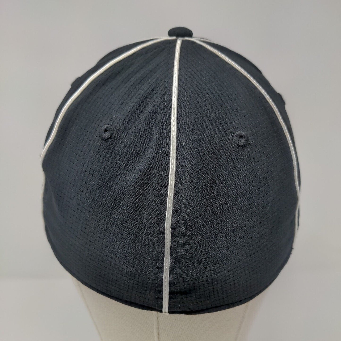 Under Armour Fitted Hat Black Large/XL Embroidered 6 Panel Piping