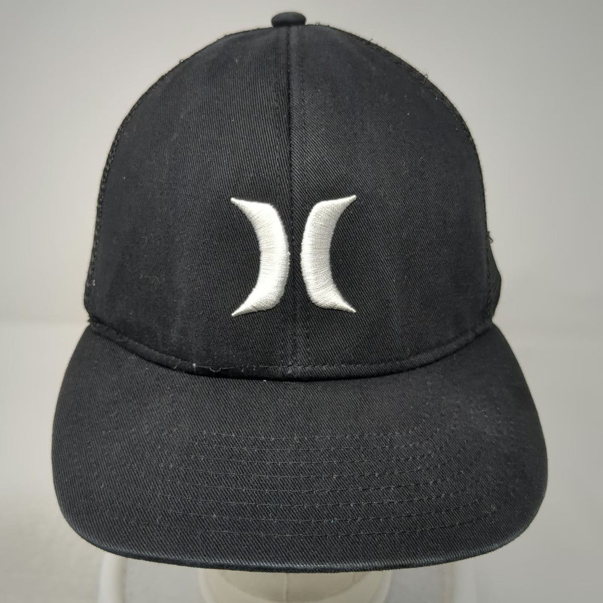 Hurley Trucker Hat Black One Size Mesh Snapback Embroidered Logo Surf Skate