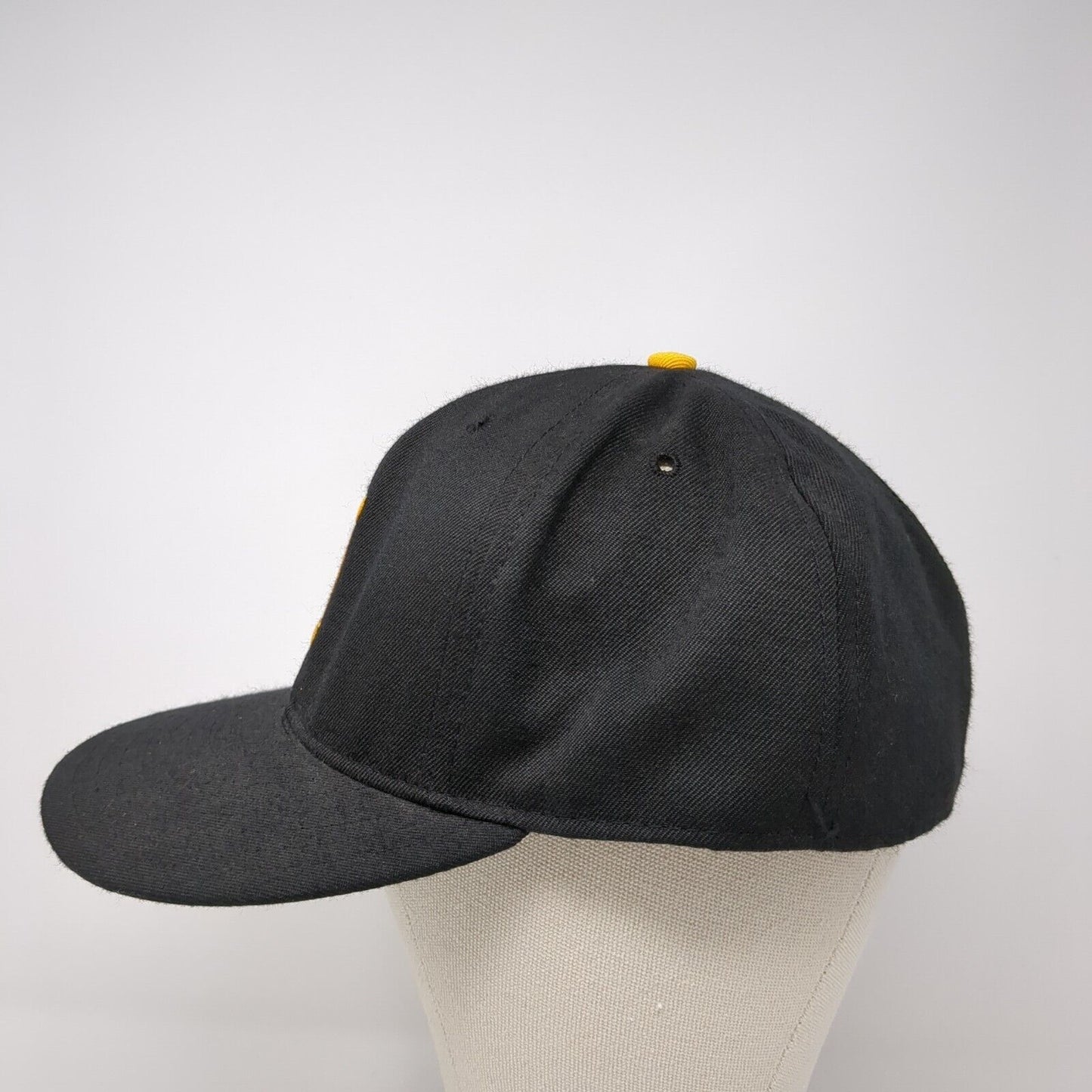 Letter I Fitted Hat Black 7 5/8 Embroidered Solid 6 Panel Vent Holes