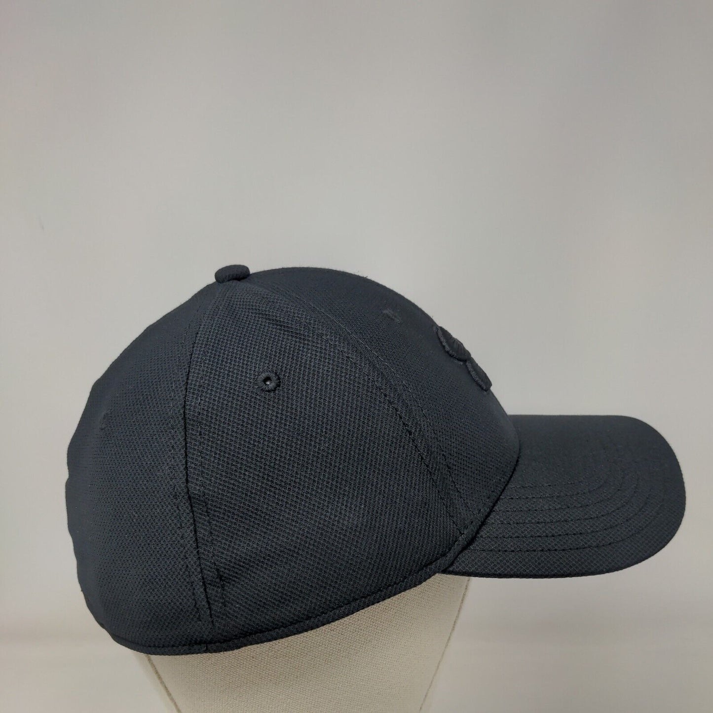 Under Armour Fitted Hat Black L/XL Classic Fit Blitzing Embroidered 6 Panel