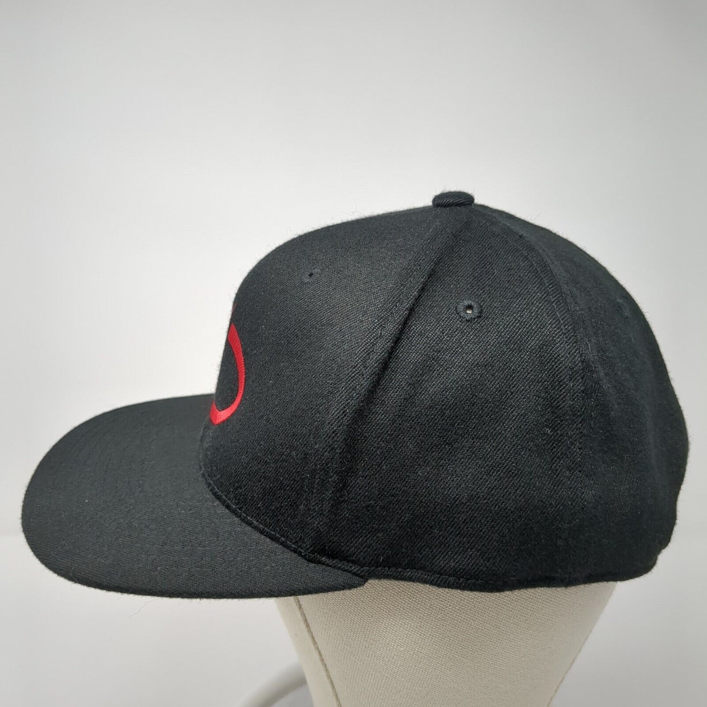 Yupoong Snapback Hat Black One Size Embroidered Logo 110 Flexfit Tech
