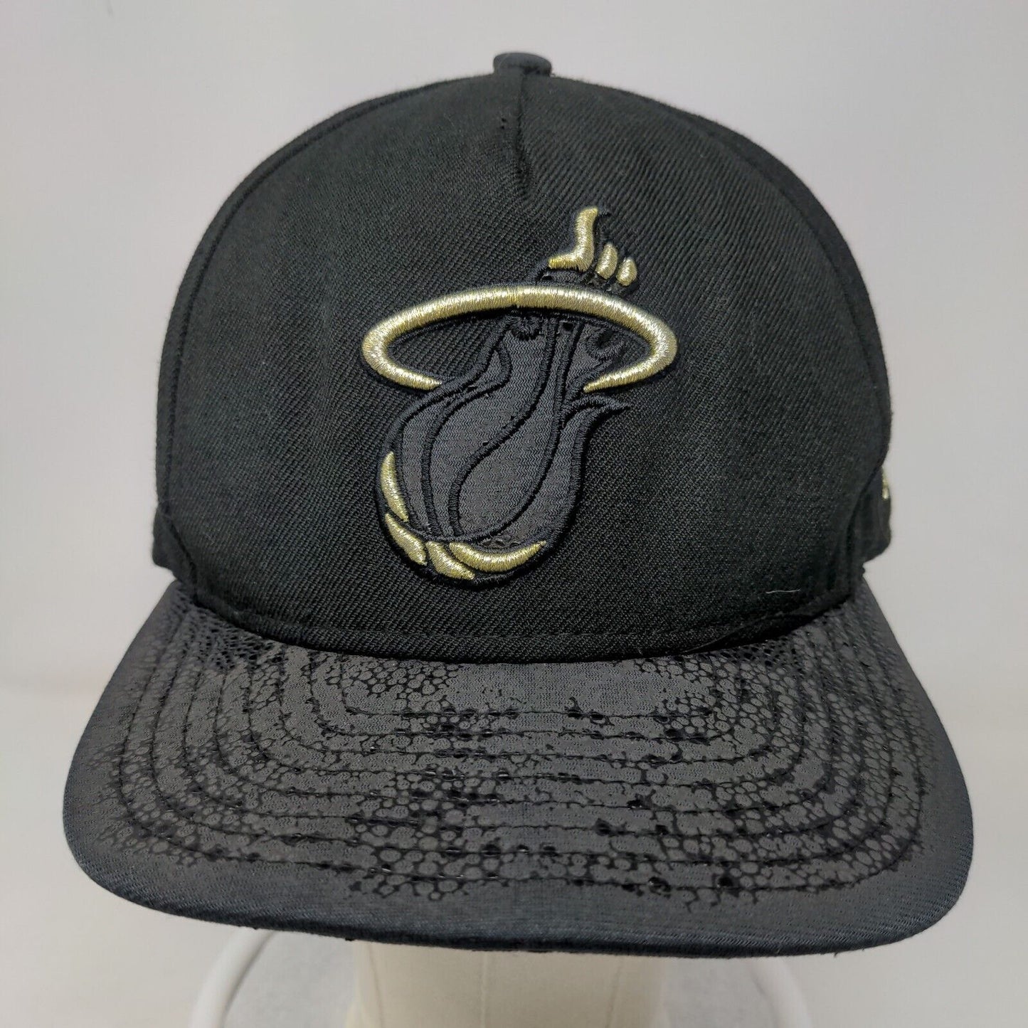 NBA Men's Slideback Hat Black OSFM 9Fifty Embroidered Miami Heat Logo