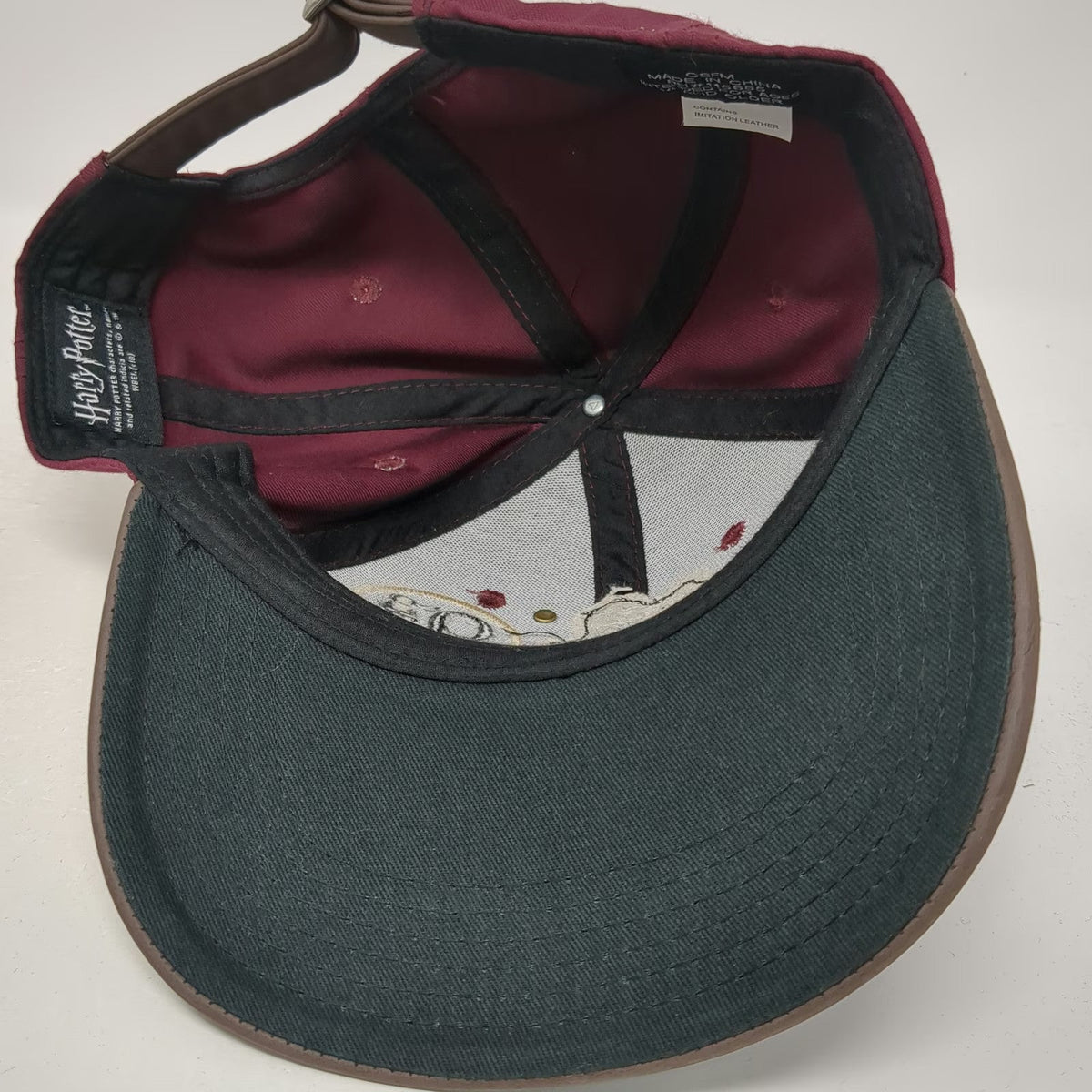 Harry Potter Baseball Cap Red OSFM Slideback Hogwarts Crest Platform 9 3/4 Hat