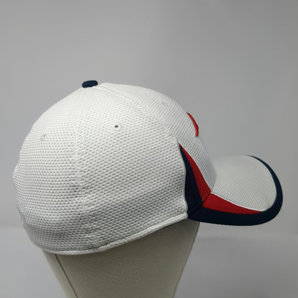 New England Patriots NFL New Era Cap White Size M 39THIRTY Stretch Fit Blue