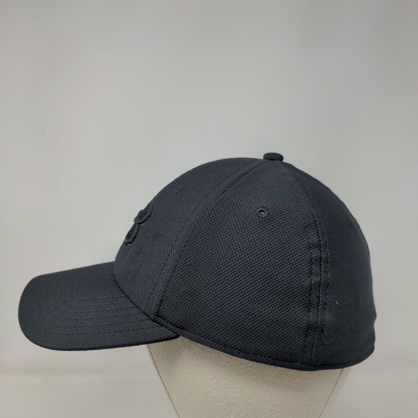 Under Armour Fitted Hat Black L/XL Classic Fit Blitzing Embroidered