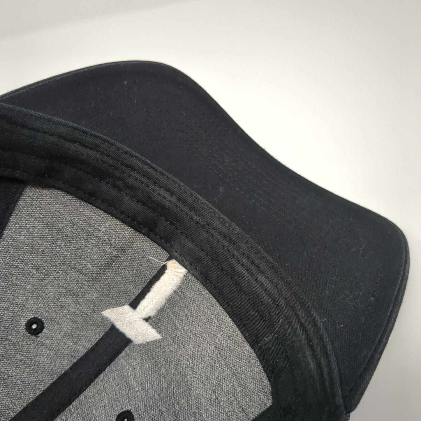 Letter T Logo Snapback Trucker Hat Black M/L Mesh Back Embroidered