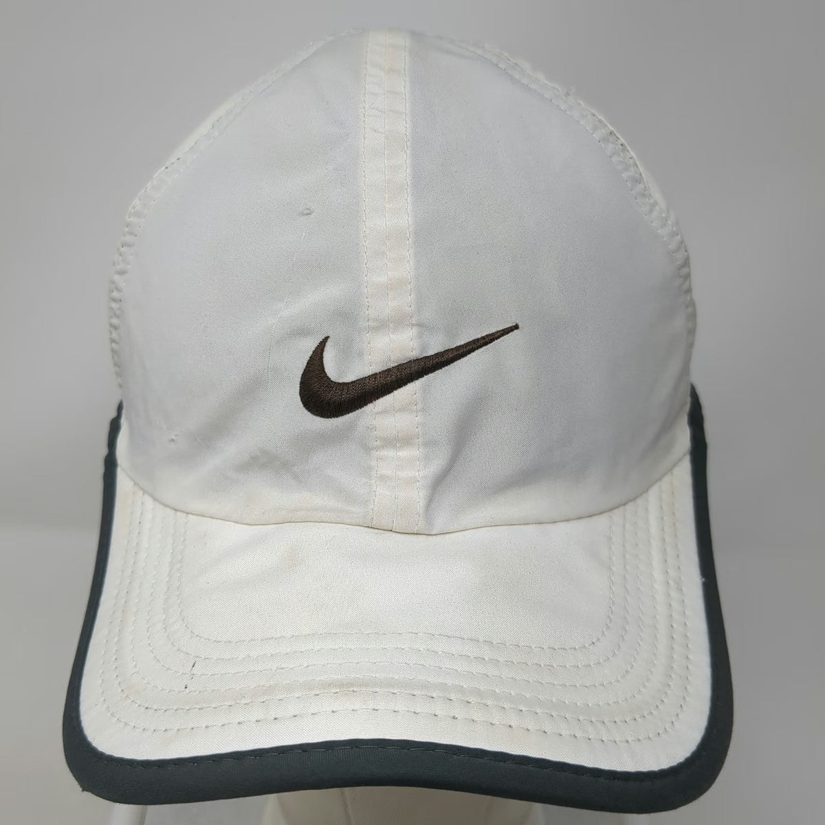 Nike Baseball Cap White One Size Performance Dri-Fit Featherlight Strapback Hat