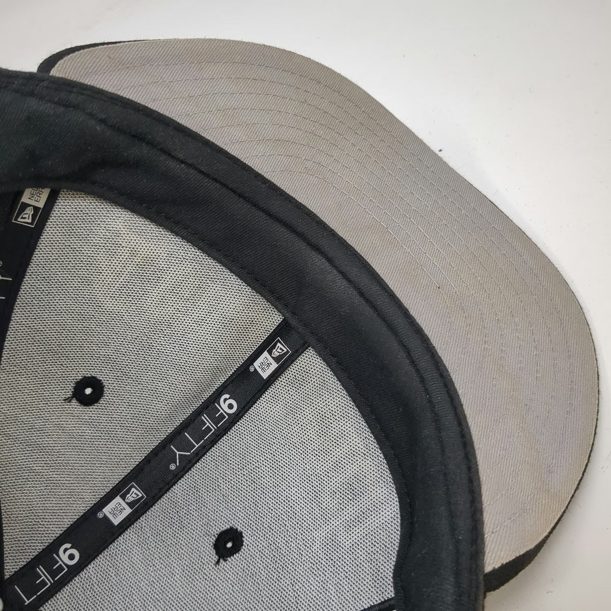 New Era Snapback Hat Black One Size Long Beach Wool Flat Brim Gray Undervisor