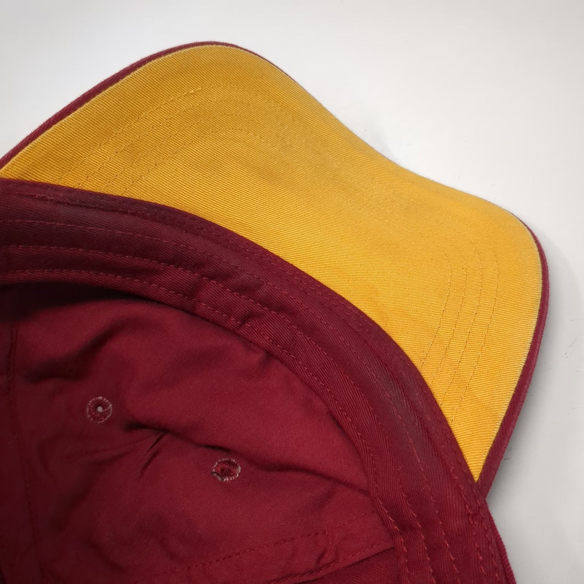 Wizarding World Harry Potter Red 5 Panel One Size Gryffindor Quidditch Hat Gold
