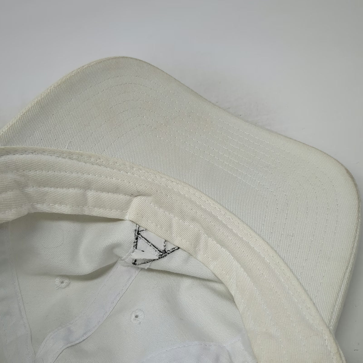 HUF Baseball Cap White One Size Slideback Strap Triangle Logo Embroidery Hat