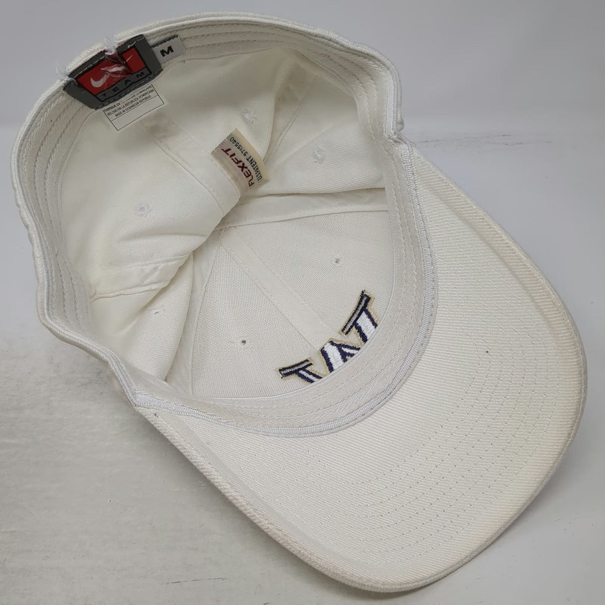 Nike Washington Huskies NCAA Cap White M Flexfit Curved Brim Embroidered Hat