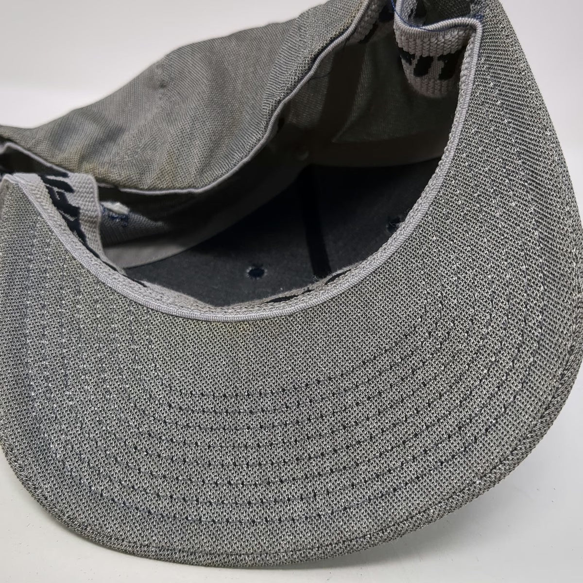 TravisMathew Baseball Cap Gray Blue XL Flexfit Golf Club California Hat
