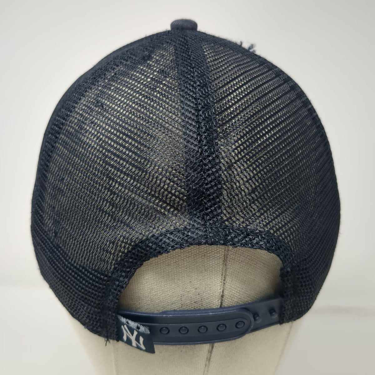 New York Yankees MLB New Era Trucker Hat Blue White One Size Mesh Snapback
