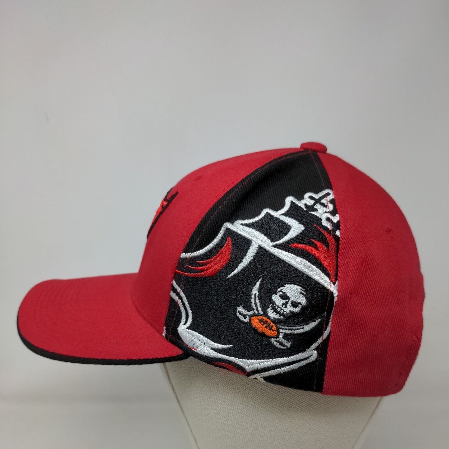 NFL Men's Strapback Hat Red OSFA Embroidered Tampa Bay Buccaneers Logo Panel Hit