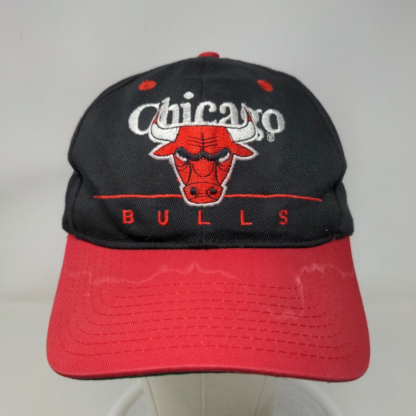 Twins Enterprise Men's Snapback Hat Black Red OSFA Chicago Bulls NBA Vintage