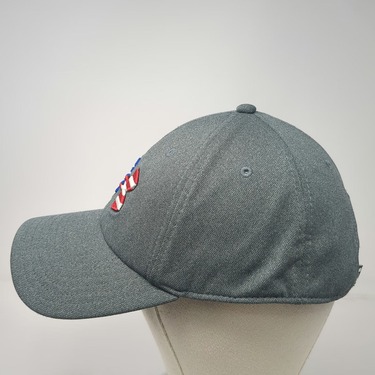 Under Armour Baseball Cap Gray OSFM American Flag Logo Blitzing Hat Strapback