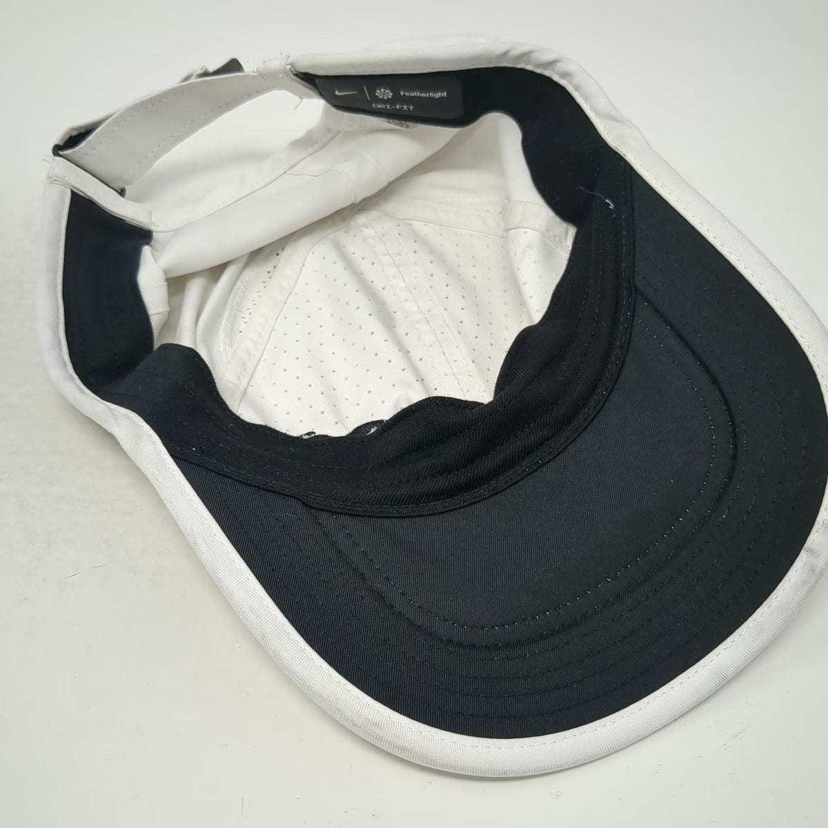 Nike Baseball Cap White One Size Dri-FIT Featherlight Heart Logo Strapback Hat
