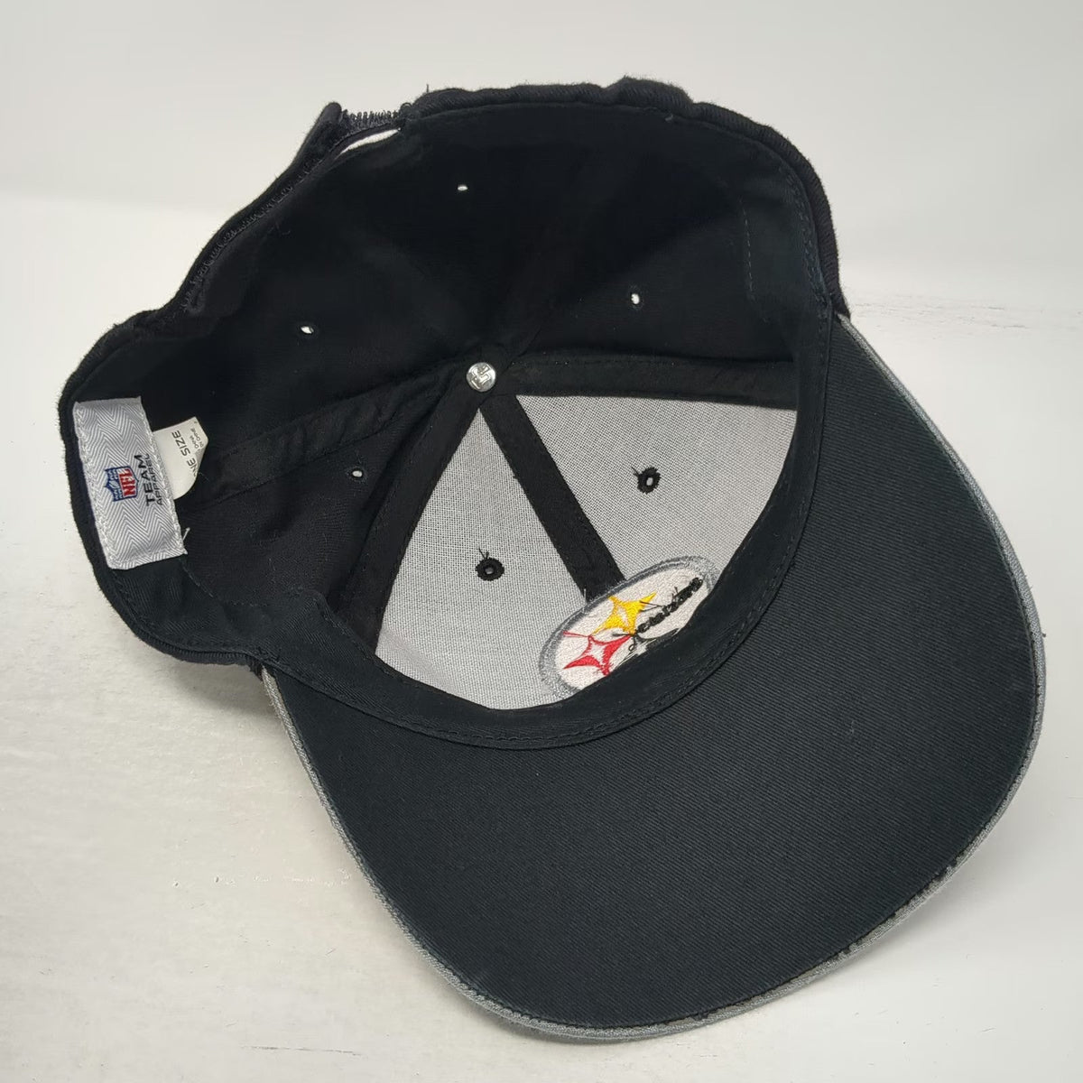 Pittsburgh Steelers NFL Team Apparel Black One Size Hat Cap Piping Carbon Fiber