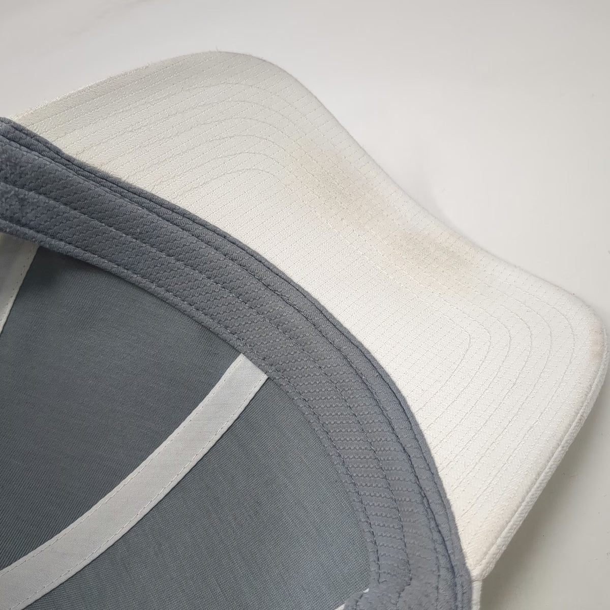 Under Armour Baseball Cap White XL Musgrove Engineering ISO-CHILL Stretch Hat