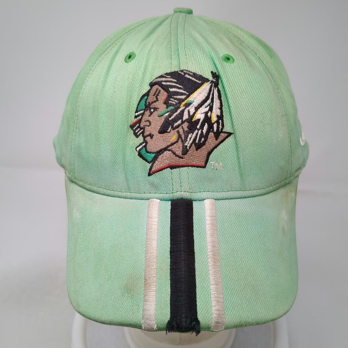 North Dakota Fighting Sioux NCAA Nike Bauer Cap Green Striped Brim Hat Vintage