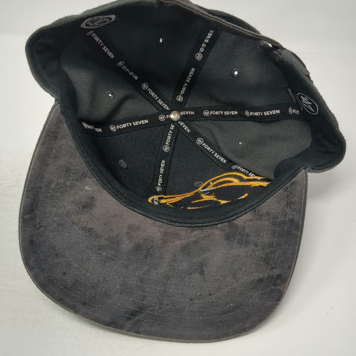 47 Boston Bruins NHL Gray Yellow One Size Cap Bear Logo Slideback Embroidery Hat
